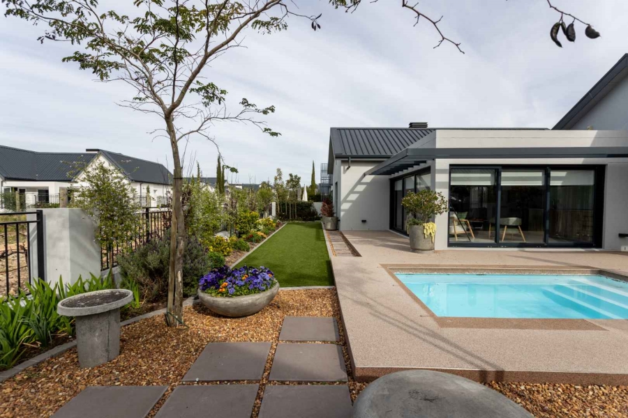 4 Bedroom Property for Sale in Val De Vie Estate Western Cape